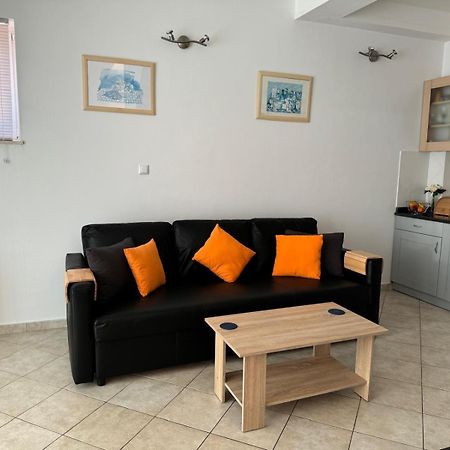 קאבטאט Lovely Split Level Apartment With Sea View, Pool, Free Parking And Wifi מראה חיצוני תמונה