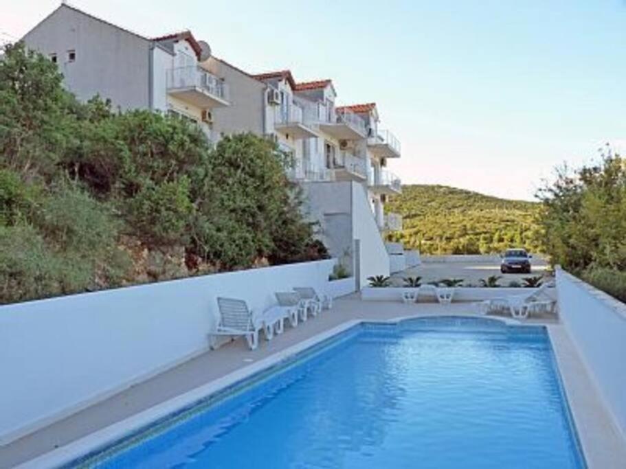 קאבטאט Lovely Split Level Apartment With Sea View, Pool, Free Parking And Wifi מראה חיצוני תמונה