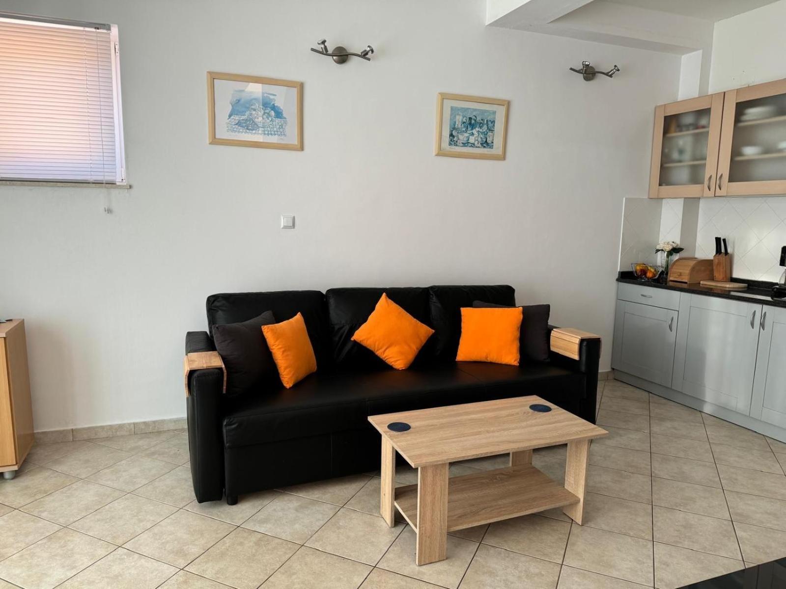 קאבטאט Lovely Split Level Apartment With Sea View, Pool, Free Parking And Wifi מראה חיצוני תמונה